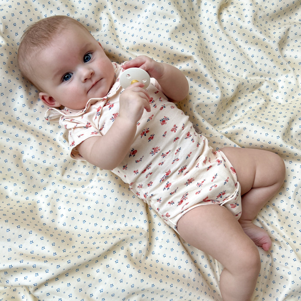 Kortærmet Body Olivia, 56 cm - GOTS - Berries